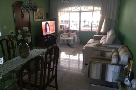 Casa à venda com 3 quartos, sendo 1 suíte, em Vila Galvão, Guarulhos, SP