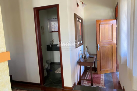 Casa à venda com 3 quartos, sendo 1 suíte, com vista deslumbrante em Recreio Maristela, Atibaia