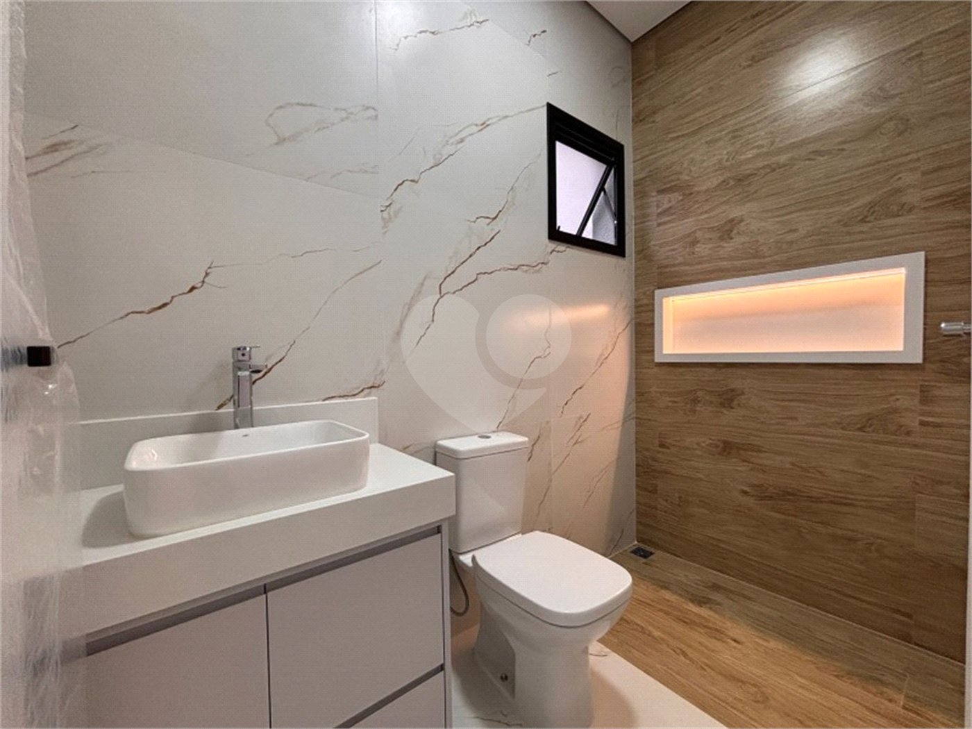 Casa à venda com 3 suítes no condomínio Vista Verde, Indaiatuba - SP