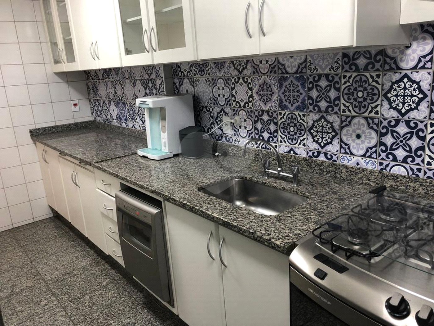 Apartamento à venda com 3 quartos, sendo 2 suítes,  em Paraíso do Morumbi, São Paulo, SP