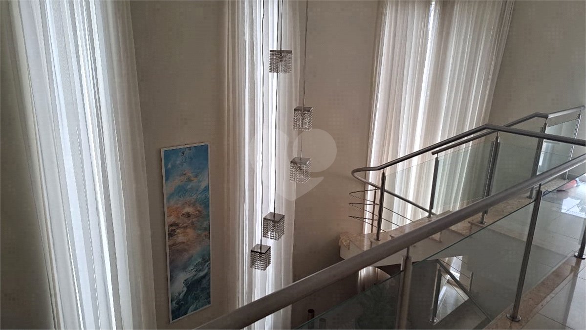 Casa à venda com 4 quartos, sendo 3 suítes,  no condomínio Res. Luzern, Campinas - SP