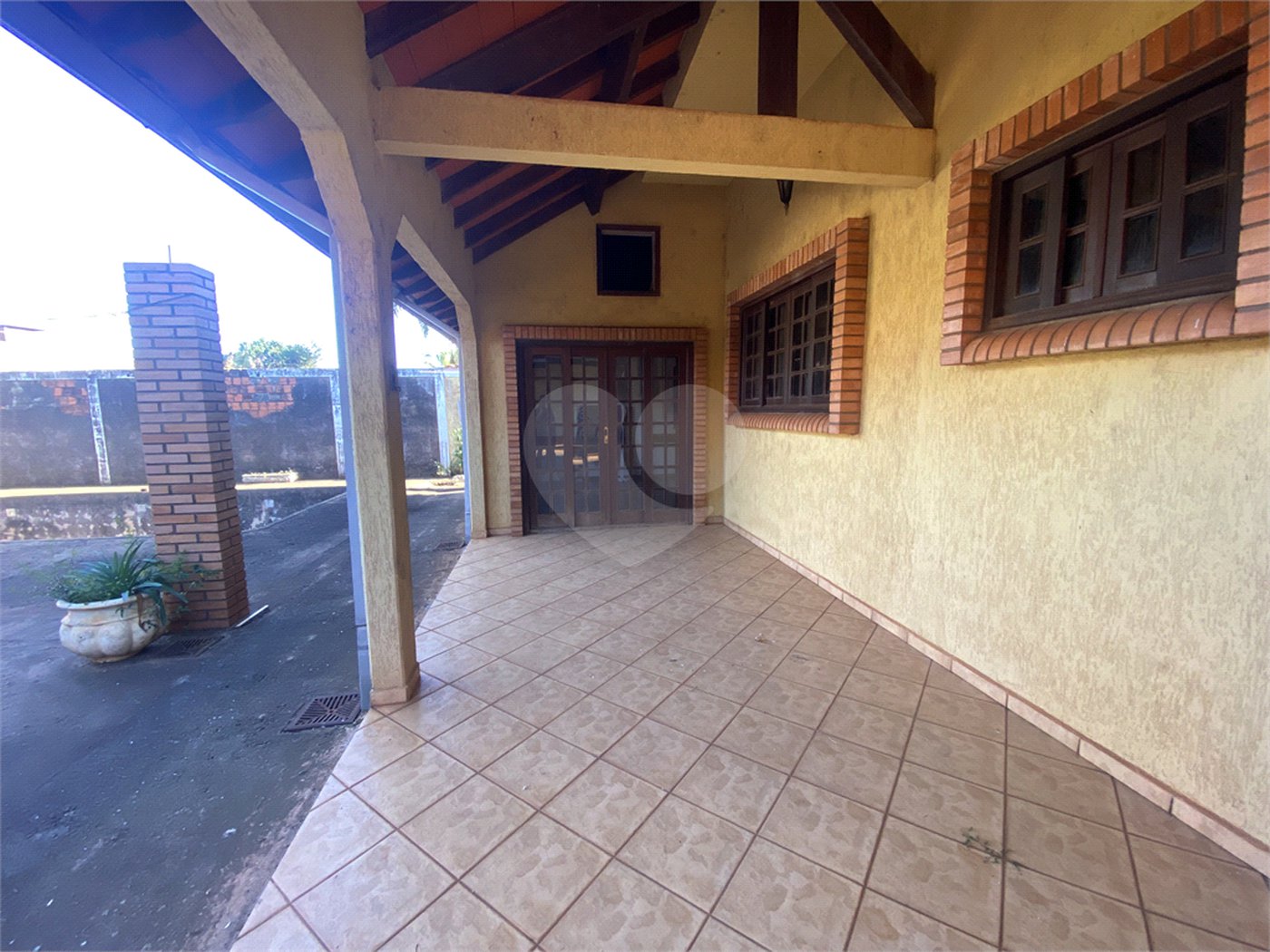 Casa à venda com 3 quartos, sendo 1 suíte, em Parque Residencial Monte Carlo, Ponta Porã, MS