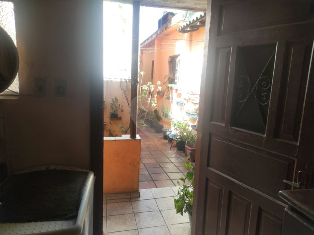 Sobrado à venda com 3 quartos no Brasilândia, São Paulo, SP