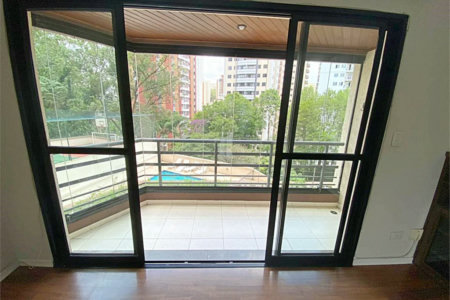 Apartamento à venda com 3 quartos, sendo 1 suíte,  em Vila Andrade, São Paulo, SP