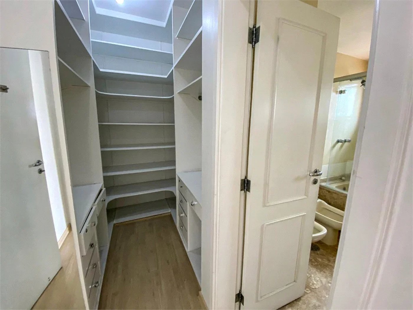Apartamento à venda com 4 suítes em Vila Suzana, São Paulo, SP