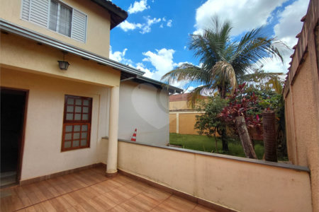 Sobrado à venda com 4 quartos, sendo 1 suíte,  em Parque dos Lagos, Ribeirão Preto, SP