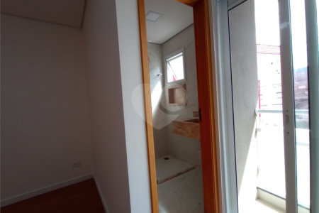 Sobrado à venda com 3 quartos, sendo 1 suíte,  em Campo Grande, São Paulo, SP