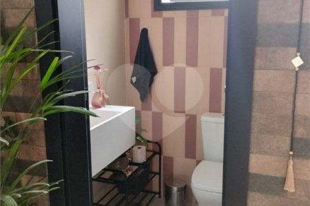 Sobrado à venda com 3 quartos, sendo 1 suíte,  em Alves Dias, São Bernardo do Campo, SP