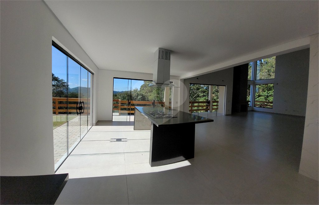 Casa à venda com 4 suítes no condomínio Sausalito, Mairiporã - SP