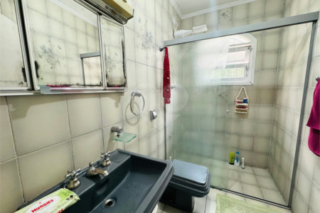 Casa à venda com 4 quartos, sendo 1 suíte,  em Vila Galvão, Guarulhos, SP