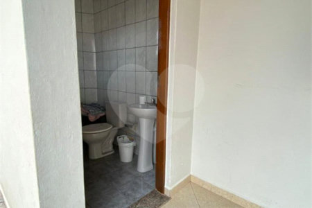 Casa à venda com 4 quartos, sendo 1 suíte, no Centro, Bom Jesus dos Perdões, SP