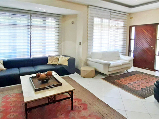 Casa à venda com 4 quartos, sendo 2 suítes,  em Planalto Paulista, São Paulo, SP