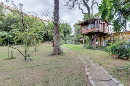 Casa Térrea à venda ou para alugar com 5 quartos, sendo 2 suítes,  em Jardim Prudência, São Paulo, SP