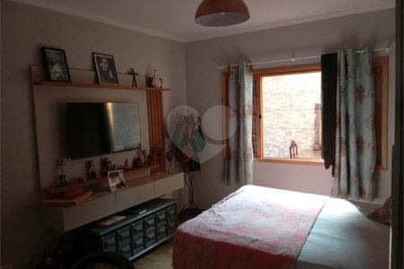 Casa à venda com 4 quartos, sendo 2 suítes,  em Guaxinduva, Atibaia, SP