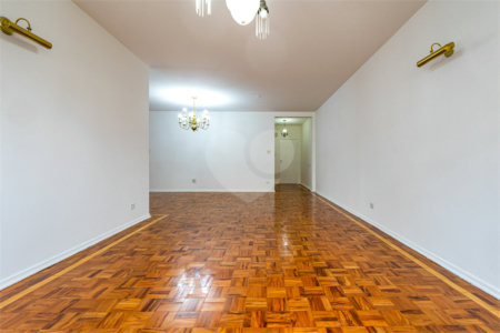 Apartamento à venda com 3 quartos, sendo 1 suíte, em Pinheiros, São Paulo, SP
