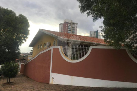 Casa à venda com 5 quartos, sendo 3 suítes, em Vila Almeida, Indaiatuba, SP
