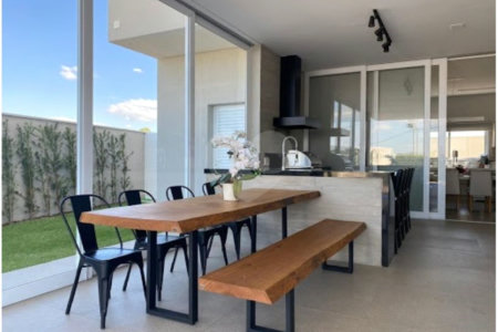 Casa à venda com 3 quartos, sendo 1 suíte, no condomínio Residencial Central Parque, Salto - SP
