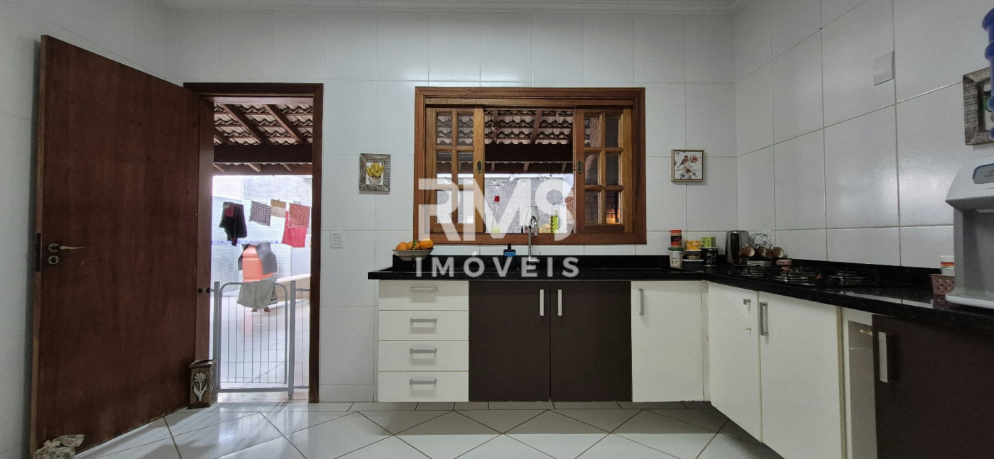 Casa à venda com 3 quartos, sendo 1 suíte, em Cond. Vila Aldea de Espana, Itu - SP
