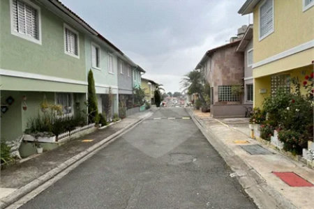 Casa à venda com 3 quartos no condomínio Vila Cantareira, São Paulo - SP