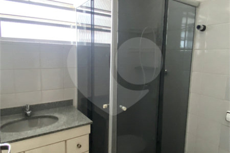 Sobrado à venda ou para alugar com 3 quartos, sendo 1 suíte, em Campo Grande, São Paulo, SP