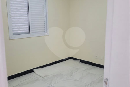 Apartamento à venda com 3 quartos, sendo 1 suíte, em Conjunto Residencial Irai, Suzano, SP