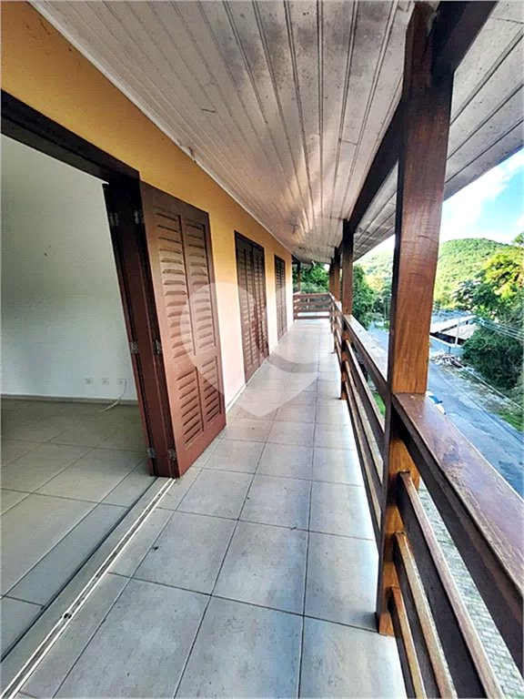 Casa à venda ou para alugar com 7 quartos, sendo 5 suítes, no condomínio Sausalito, Mairiporã - SP