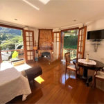 Casa à venda com 4 suítes no condomínio Quinta do Lago, Petrópolis - RJ