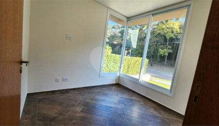 Casa à venda com 4 suítes no condomínio Santa Isabel I, Louveira - SP