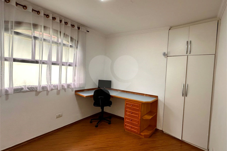 Casa à venda com 5 quartos, sendo 3 suítes, no condomínio Jd Itatinga, São Paulo - SP