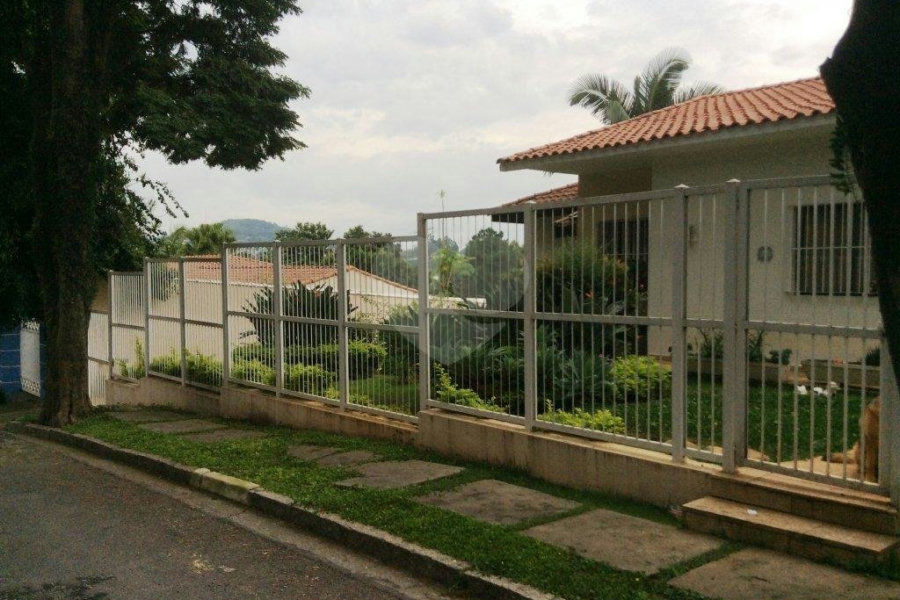 Casa Térrea à venda ou para alugar com 4 suítes em Jardim Floresta, São Paulo, SP