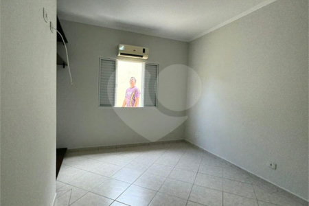 Casa à venda com 3 quartos, sendo 1 suíte, no condomínio Bella Vita, Atibaia - SP
