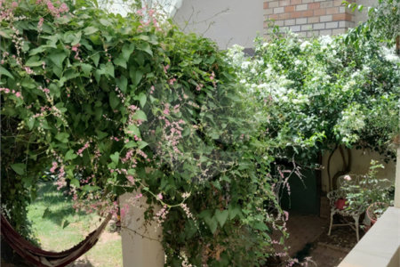 Casa à venda com 3 quartos, sendo 1 suíte, no condomínio Picollo Villaggio, Louveira - SP
