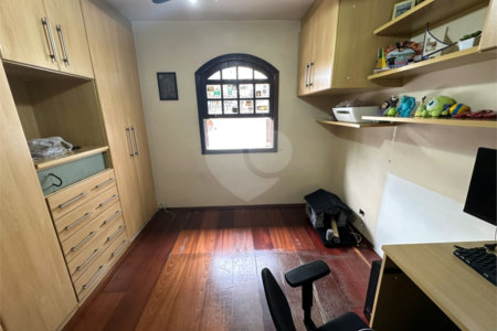 Sobrado à venda com 3 quartos, sendo 1 suíte,  em Jardim Prudência, São Paulo, SP