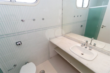 Apartamento à venda com 3 quartos, sendo 1 suíte, em Vila Sofia, São Paulo, SP
