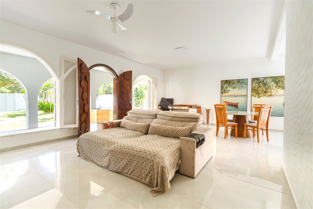 Casa à venda com 3 quartos, sendo 1 suíte,  em Manguinhos, Armação dos Búzios, RJ