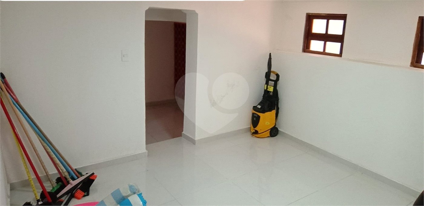 Casa à venda com 4 quartos, sendo 3 suítes,  em Cerâmica, São Caetano do Sul, SP