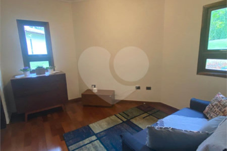 Casa à venda com 4 suítes no condomínio Vale da Santa Fé, Vinhedo - SP