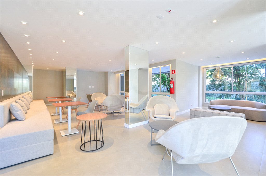 Apartamento à venda com 3 quartos, sendo 2 suítes, em Santo Amaro, São Paulo, SP