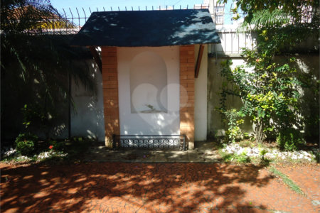 Sobrado à venda ou para alugar com 7 quartos, sendo 3 suítes, em Vila Mariana, São Paulo, SP