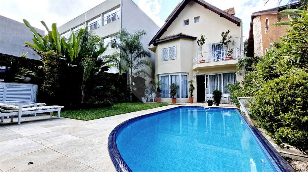 Casa à venda com 4 suítes em Alto da Boa Vista, São Paulo, SP