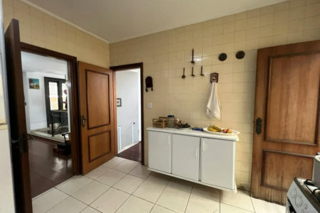 Casa à venda com 4 quartos, sendo 1 suíte, em Jardim das Vertentes, São Paulo, SP