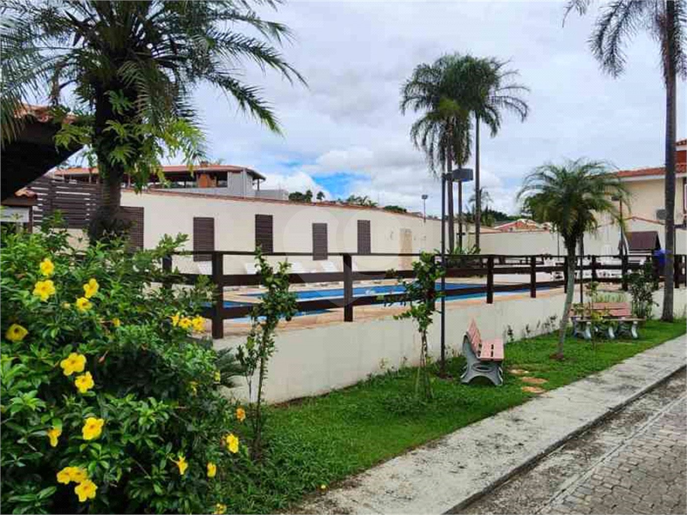 Casa à venda ou para alugar com 4 quartos, sendo 1 suíte,  em Tremembé, São Paulo, SP