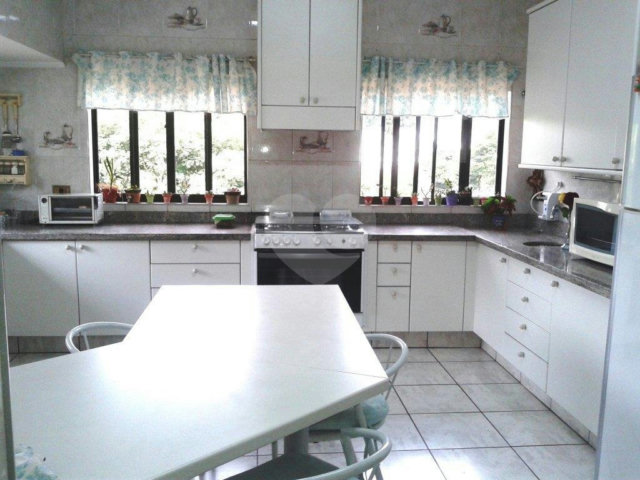 Casa Térrea à venda ou para alugar com 4 suítes em Jardim Floresta, São Paulo, SP