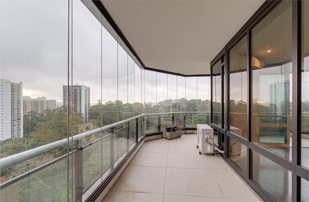 Apartamento à venda ou para alugar com 4 suítes em Alto da Boa Vista, São Paulo, SP