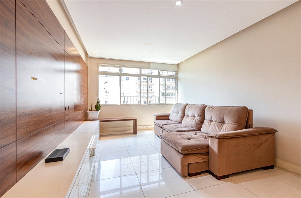 Apartamento à venda com 3 quartos, sendo 1 suíte, em Itaim Bibi, São Paulo, SP