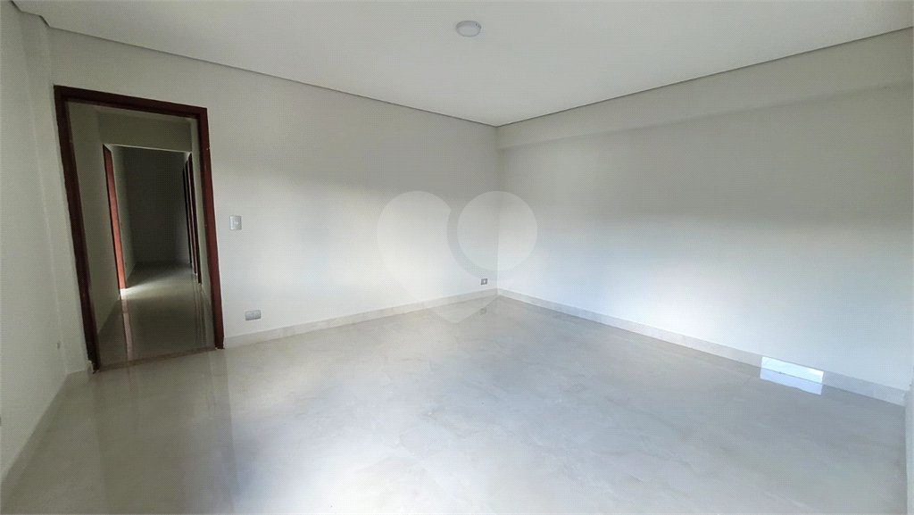 Casa à venda com 5 quartos, sendo 3 suítes, no condomínio Alpes da Cantareira, Mairiporã - SP
