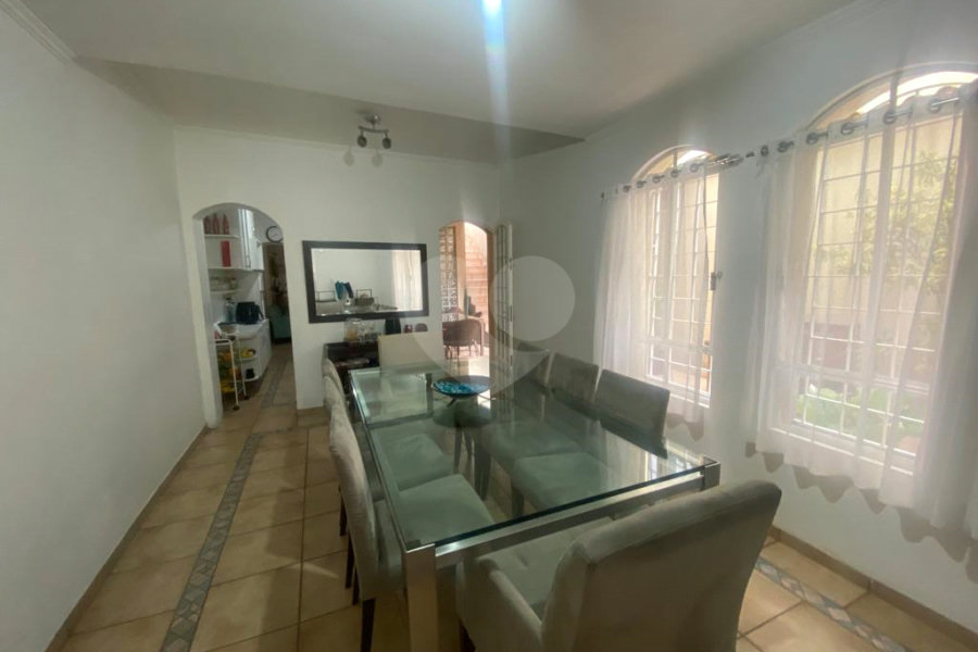 Casa à venda com 4 quartos, sendo 2 suítes, em Parada Inglesa, São Paulo, SP