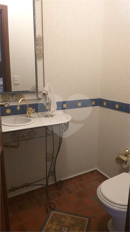 Casa à venda com 5 quartos, sendo 2 suítes, no condomínio Vinhas da Vista Alegre - Lado Sede, Vinhedo - SP