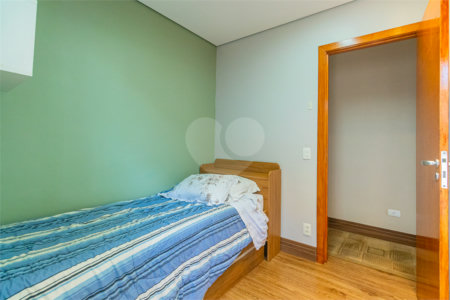 Casa à venda com 4 quartos, sendo 2 suítes, em Jardim Prudência, São Paulo, SP