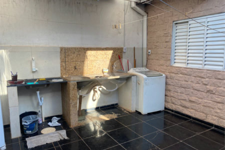 Casa à venda ou para alugar com 10 quartos no Centro, Ponta Porã, MS